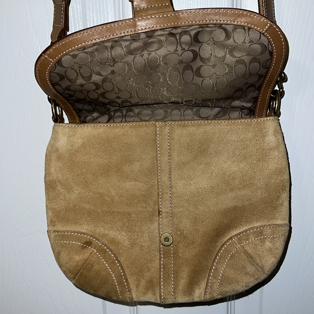 COACH #4743 Tan SUEDE SWING SUEDE AND LEATHER CROSSBODY - Picture 3 of 11